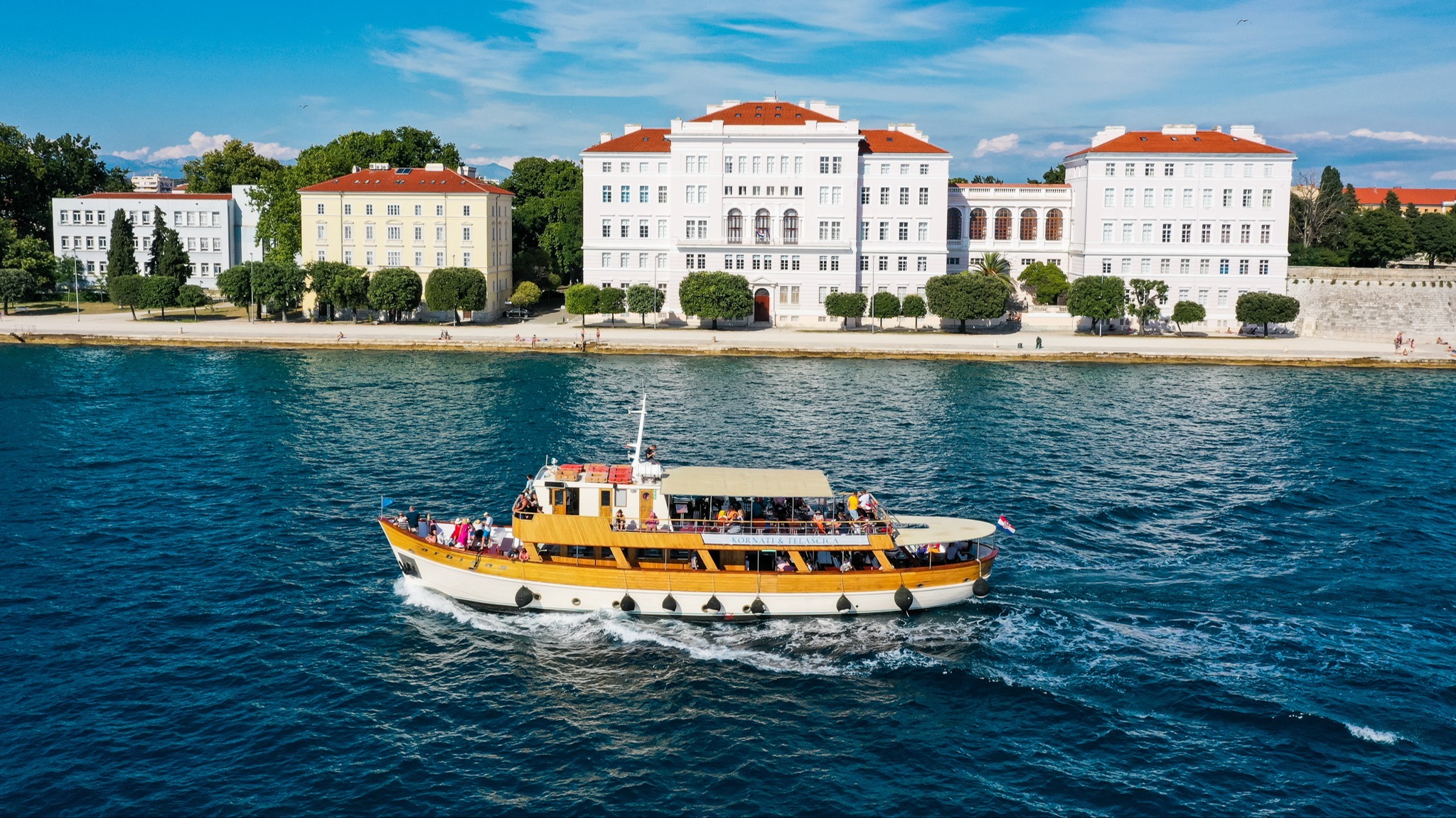 Excursion by tourist boat